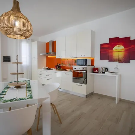 Golden 2 Con Piscine Indipendenti E Separate * Terrasini