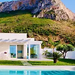 Golden Private Pools In Sicily Βίλα *
