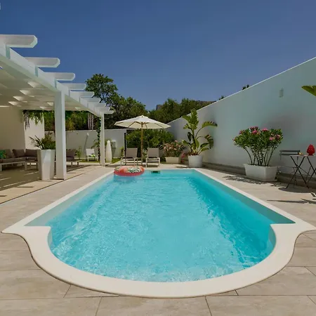 Vila Golden Private Pools In Sicily