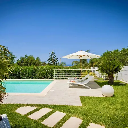 Vila Golden Private Pools In Sicily Terrasini