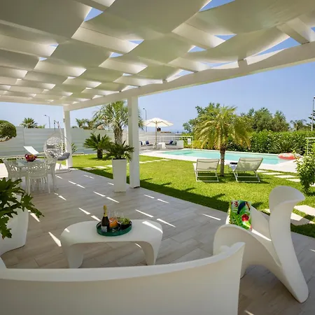 Golden Private Pools In Sicily Terrasini