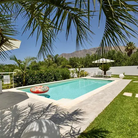 Golden Private Pools In Sicily Vila