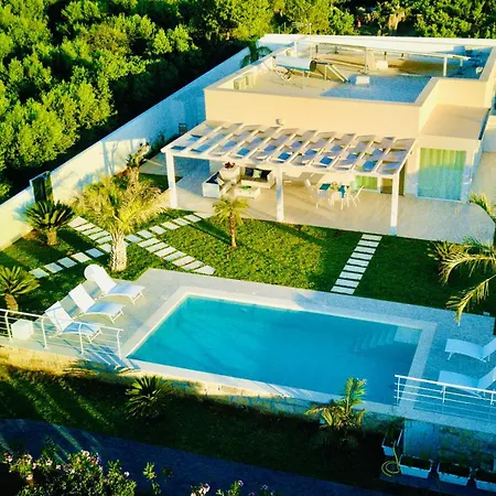 Vila Golden Private Pools In Sicily