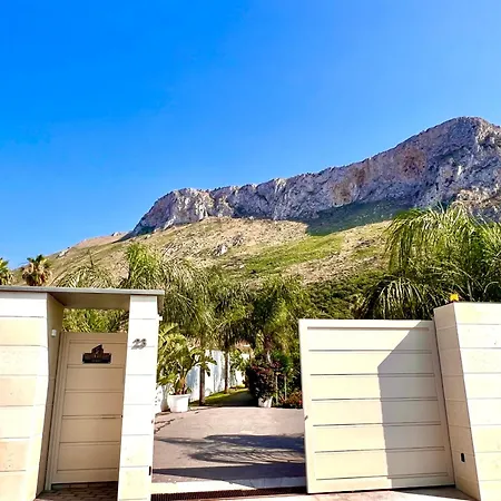 Golden Private Pools In Sicily Βίλα *