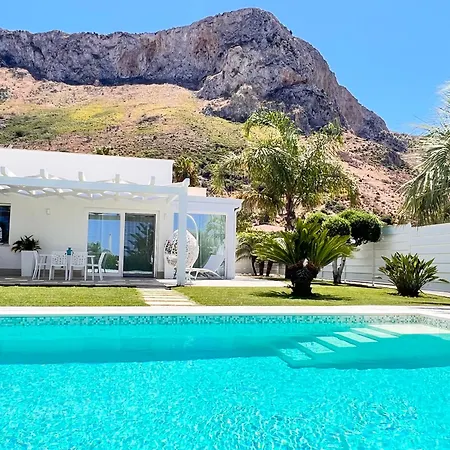 Golden Private Pools In Sicily Βίλα