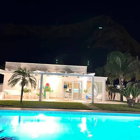Golden Private Pools In Sicily * Terrasini